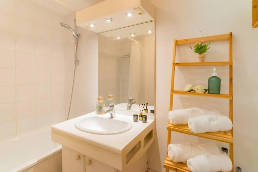 Apartment Lille Hyper- Centre, Studio Cosy Entre 2 Gares France